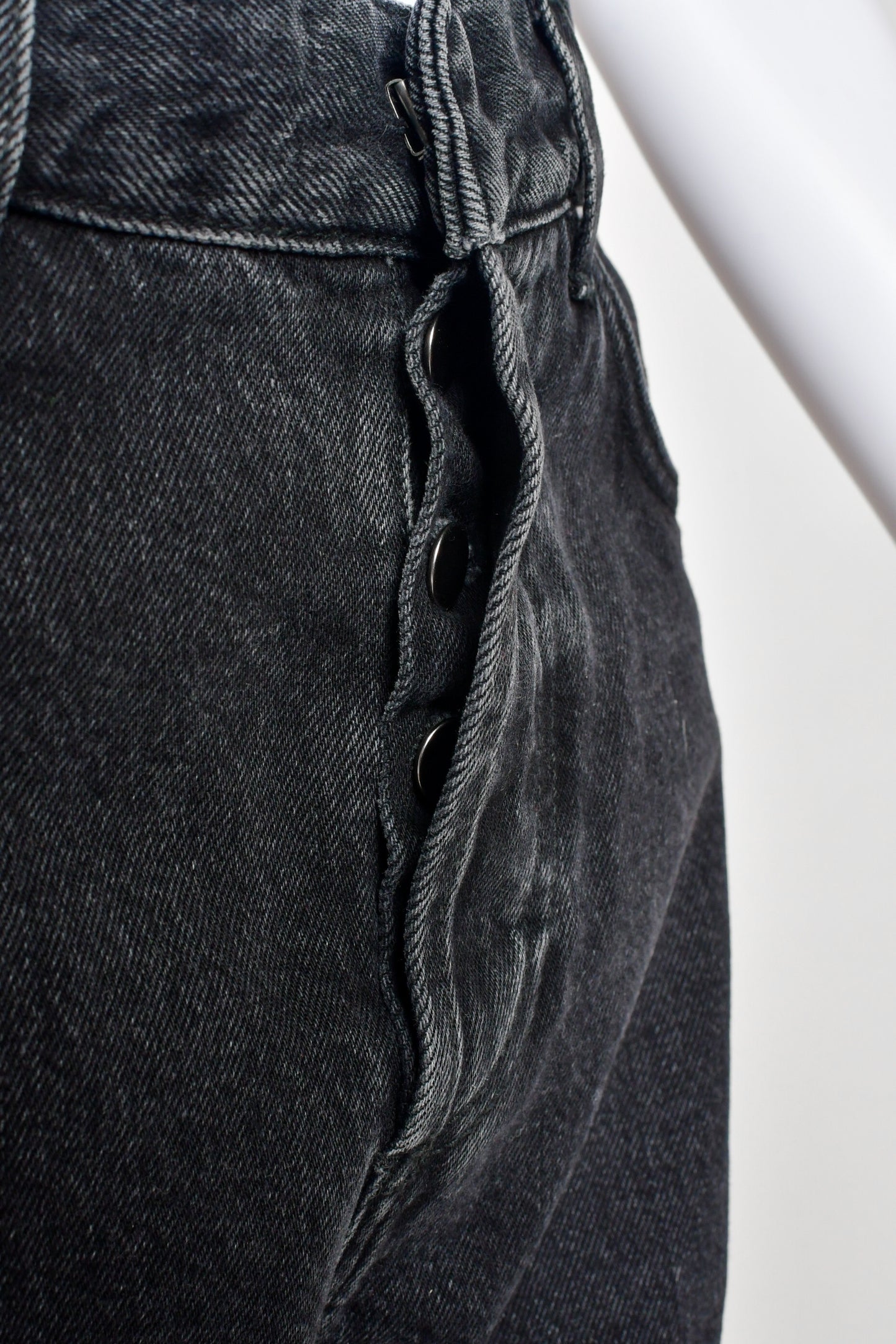 Christian Dior- 01 Boyfriend Fit Jeans